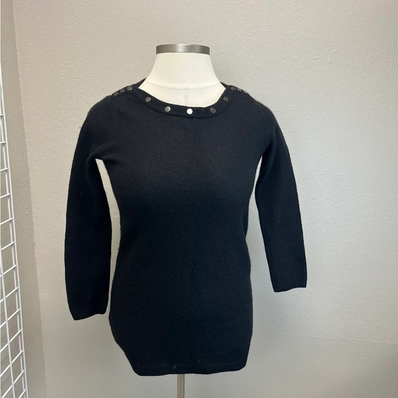 BCBG Max Azria Black Sweater - Size Large - Picture 1 of 3